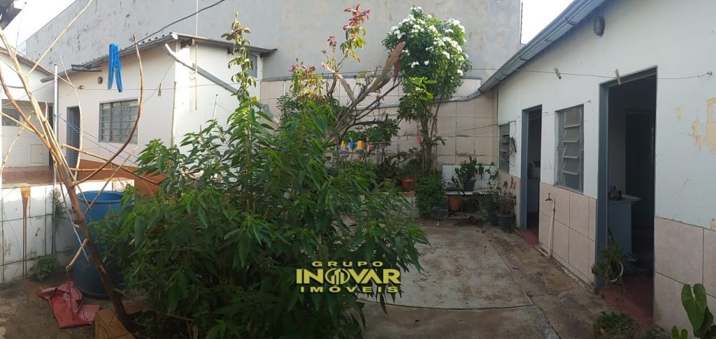 Vende_Se Casa (terreno 300 metros quadrados, 10×30, área construída 190 metros quadrados) possuindo