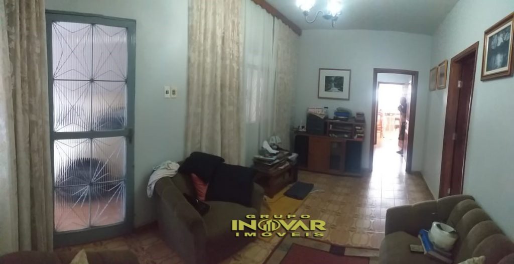 Vende_Se Casa (terreno 300 metros quadrados, 10×30, área construída 190 metros quadrados) possuindo